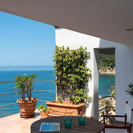 Villa Il Faro 10, Emma Scaglieri